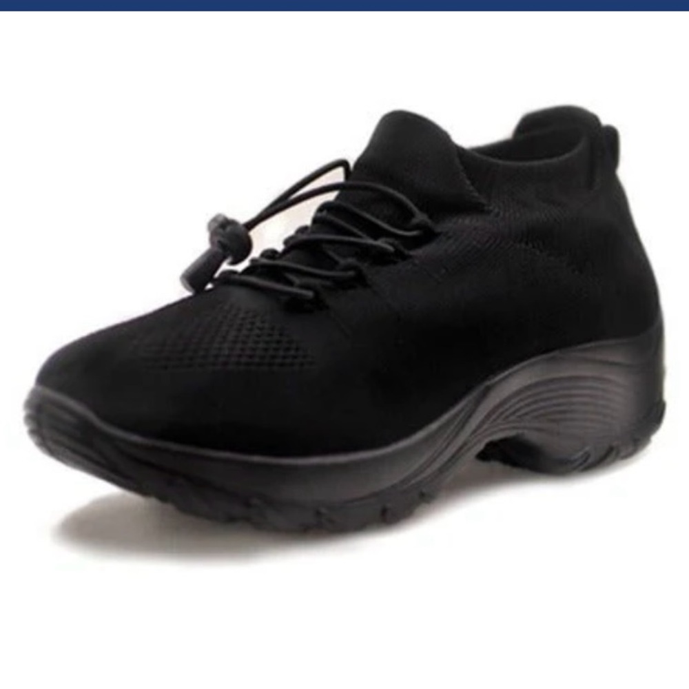 NWOT. Comfort Wear ortho stretch shoe. arch support and heel cushion. Brand new